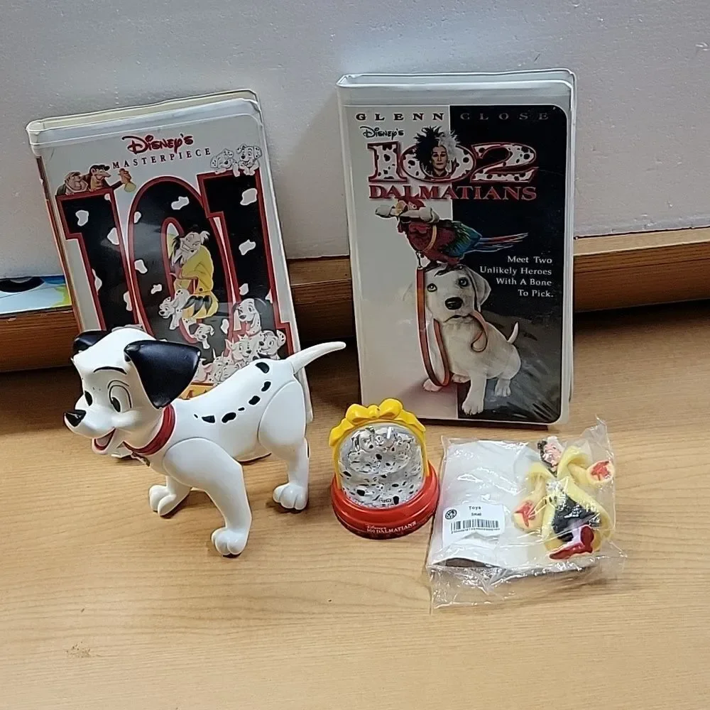 101‎ Dalmations bundle 2vhs movies, dog figure, Cruella De Vil figure